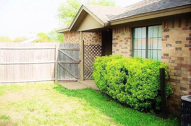 1st image of 1745 Carrington Dr