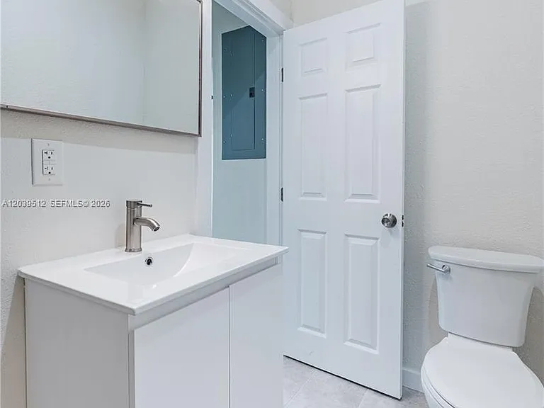 4504 Oakley St #B — Photo 18
