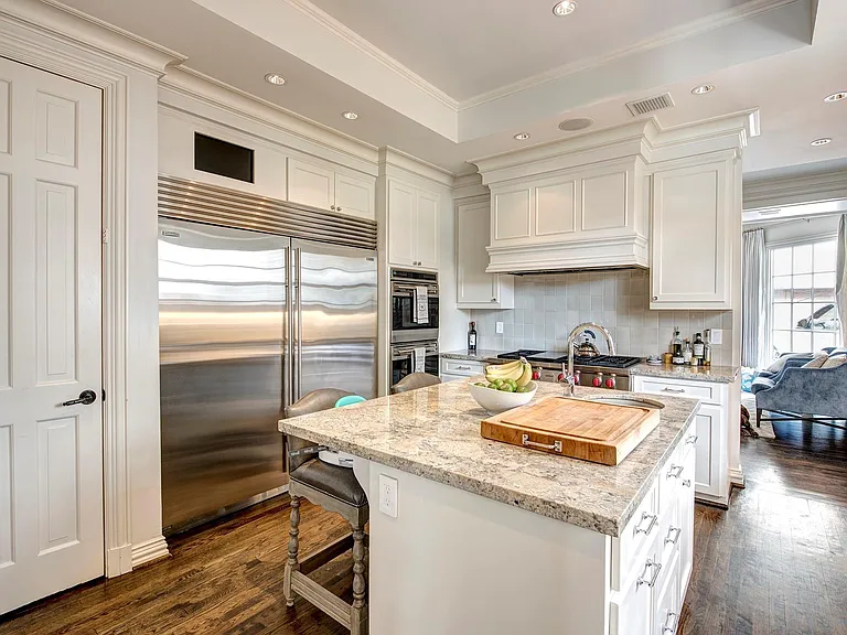 3440 Locke Ln — Photo 10