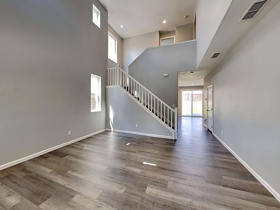 4th image of 2542 Huber Dr