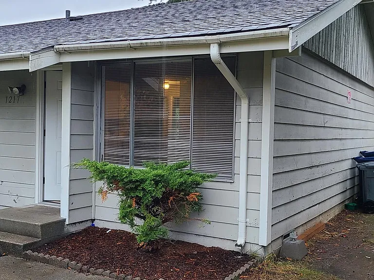 1217 Dumas Rd — Photo 2