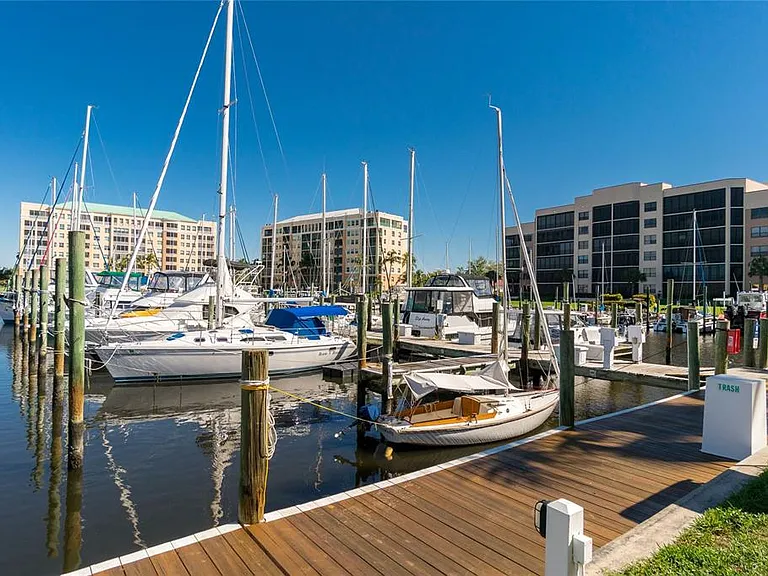 2060 Matecumbe Key Rd #2105 — Photo 38