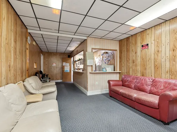 5606 Snyder Avenue image 5 of 8