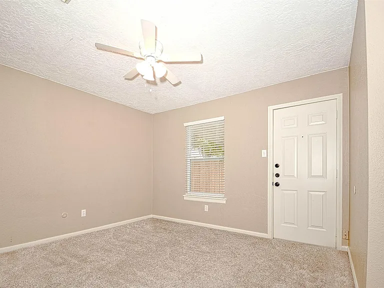 518 Moore St — Photo 13