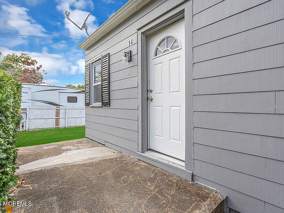 4th image of 14 Mapletree Road