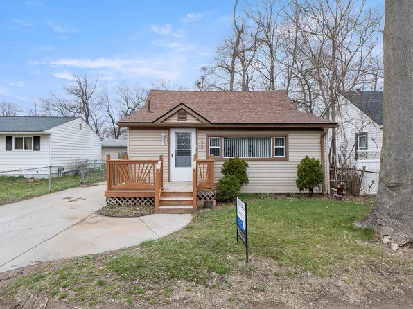 1030 Ennest Blvd, White Lake, MI 48386