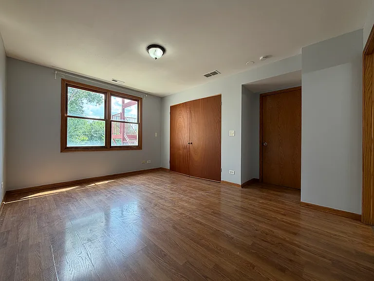 3325 W Fulton Blvd #2 — Photo 8