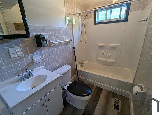 4300 Ravenwood Ave — Photo 5
