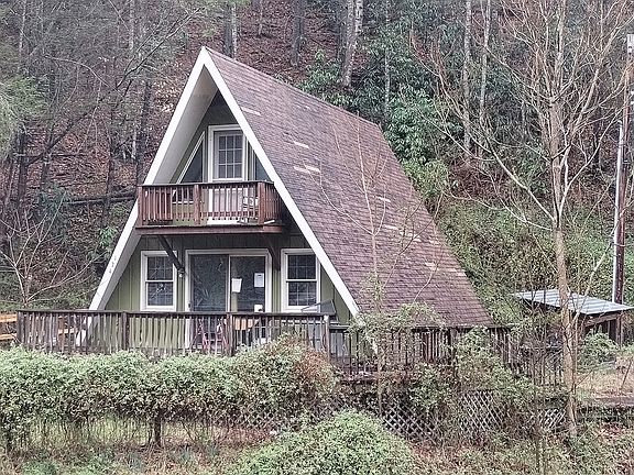 2nd image of 124 Pigeon Roost Rd