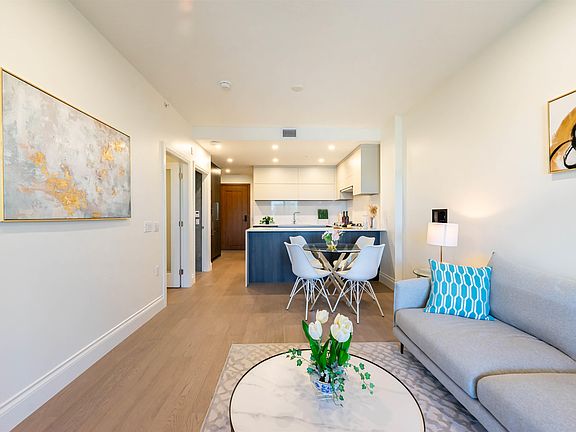 4th image of 2105 W 46th Ave #403