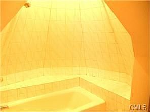 5th image of 92 Oak Ave #3