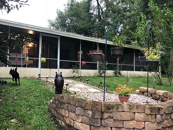 2nd image of 221 W Gardenia Dr