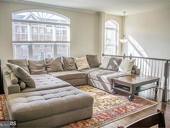 3rd image of 11398 Sandhurst Pl
