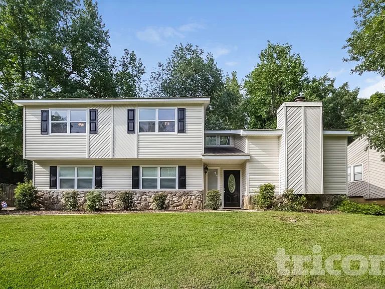 6583 Oakwood Dr — Photo 1