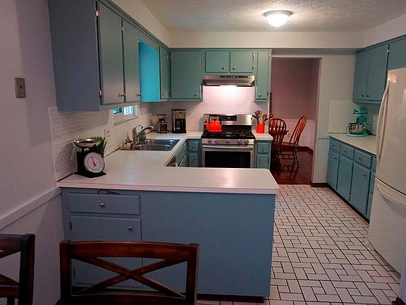 2nd image of 6009 Thoreau Dr