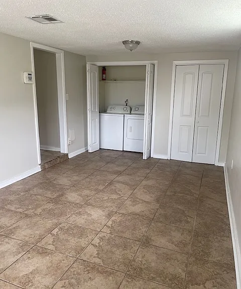 4550 Lancelot Dr — Photo 2