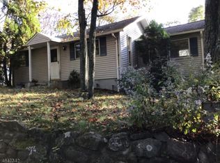 12 Lonaconing Rd, Highland Lakes, NJ 07422