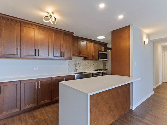 5th image of 3950 N Lake Shore Dr APT 814