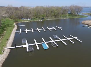 8548 Cedar St, Fox Lake, IL 60020