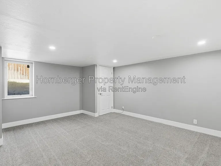 1210 S Maple St — Photo 12