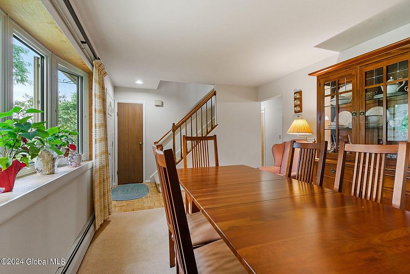 3rd image of 69 Meadowbrook Road