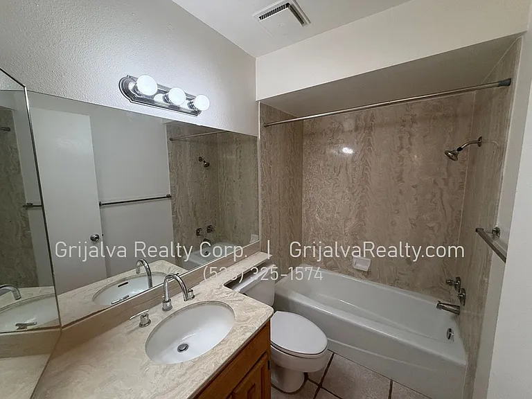 3946 N Stone Ave — Photo 7