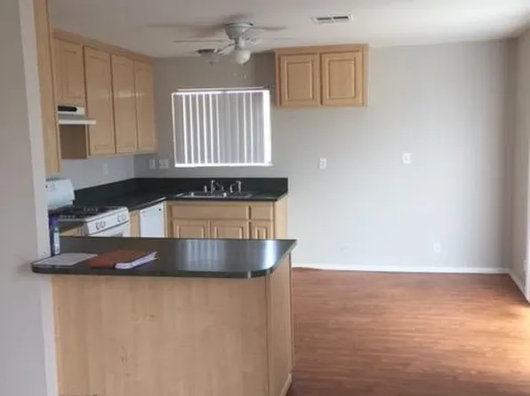 16000 Orange St APT 3, Hesperia, CA 92345