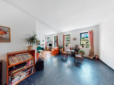 534 E 11th St #910, New York, NY, 10009