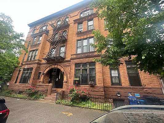 1st image of 372 Stuyvesant Ave APT 1