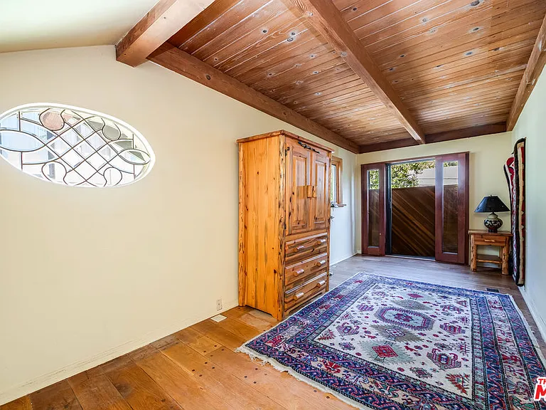 454 E Rustic Rd — Photo 23