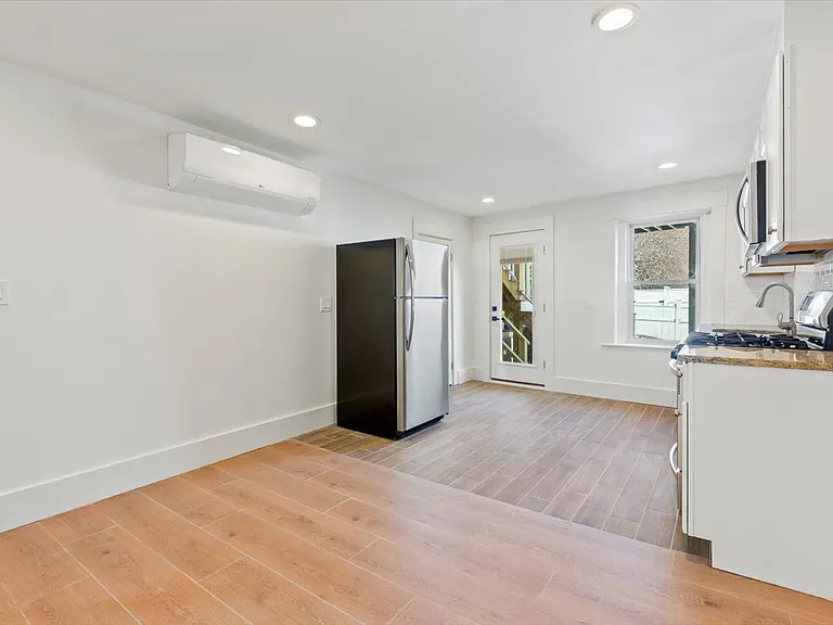 301 Bunker Hill St #1 — Photo 5