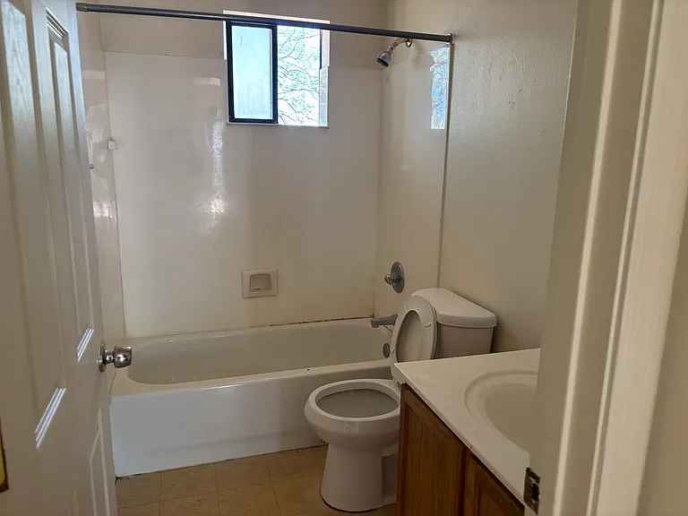 4224 E Lee St #2 — Photo 8