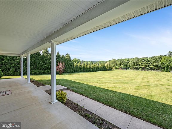 4th image of 98 Royalwood Dr