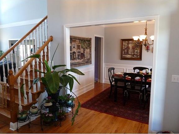 4th image of 276 Southridge Dr
