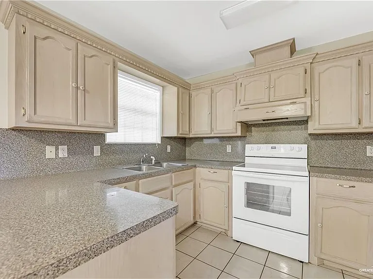609 Via Sol Dr — Photo 15