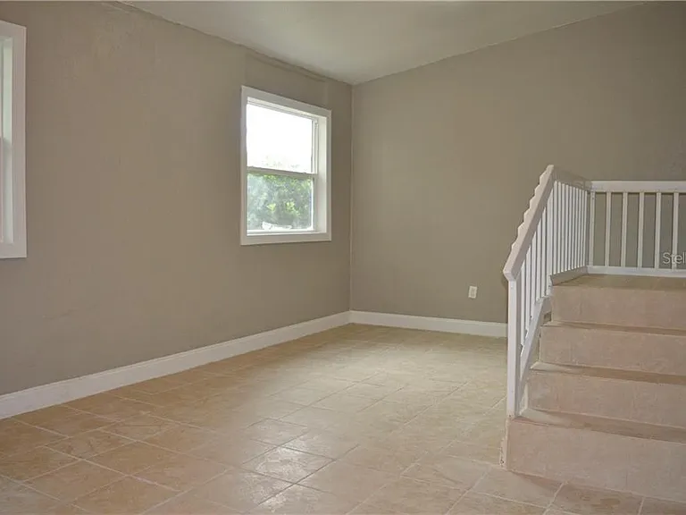 647 S Delaware Ave — Photo 14