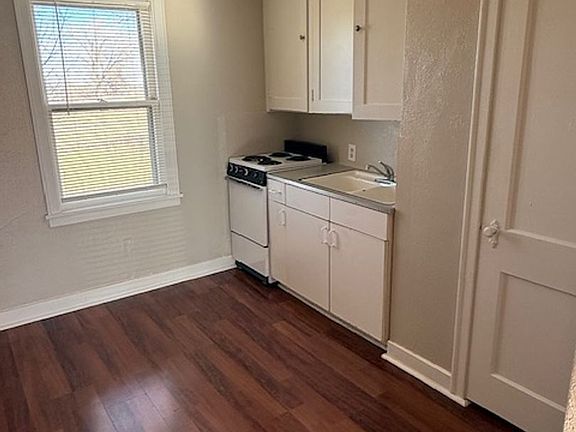 2nd image of 1401 Santa Fe Trl #6
