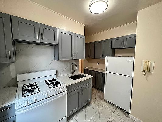 1st image of 64-41 Saunders St #513