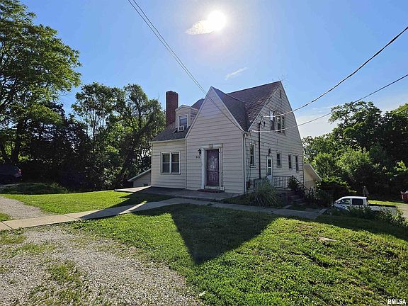 3rd image of 910 Pekin Ave