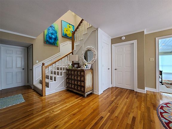 3rd image of 7511 Kelli Ln