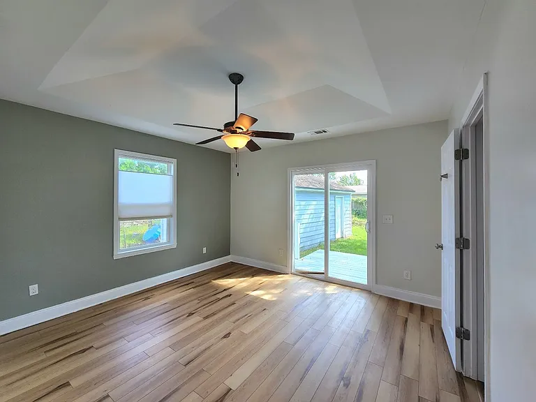 206 Berry Rd — Photo 8