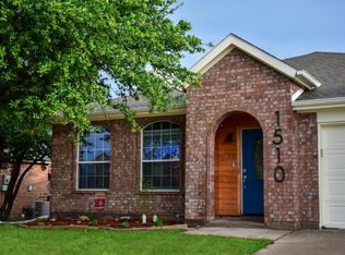 1510 Sequoia Dr, Krum, TX 76249