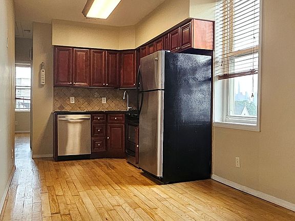 2nd image of 100 Maple St #3