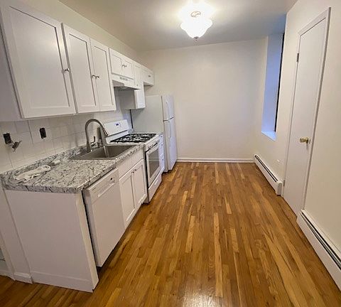 3rd image of 633 Grand Ave APT 11