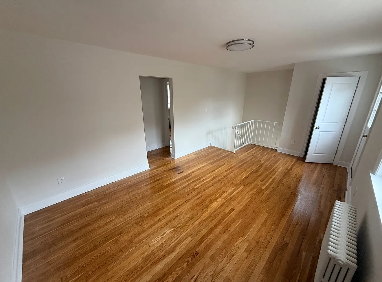 2 bed, 975 sqft, $2,749 — Photo 3