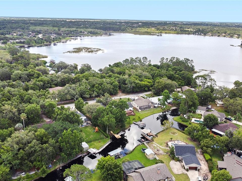 1st image of 240 Maureen Dr