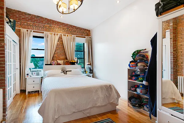 Rented by Weichert Properties - NYC | media 9