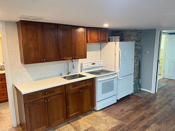 2nd image of 2132 Gerard Ct #B