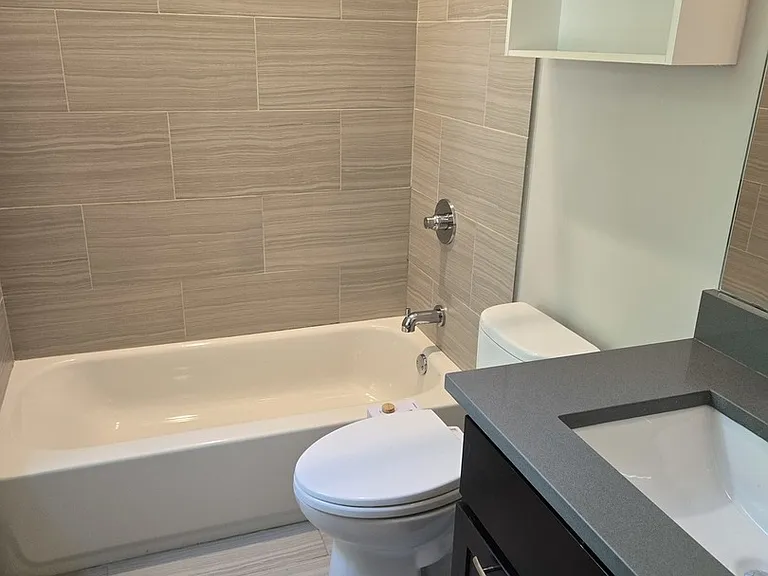 2309 N Leavitt St #3 — Photo 8