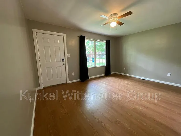 21 Gundlach Pl — Photo 3